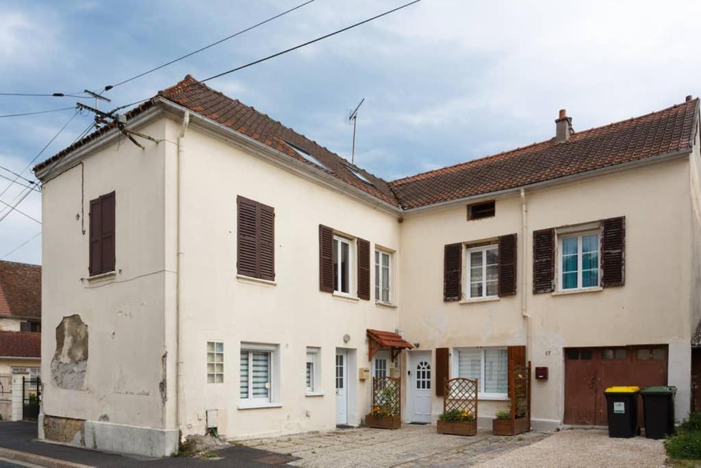 Ravissant Studio Prive 2 Pieces "Le Cosy" Tout Equipe Monchy-Saint-Eloi Exterior foto